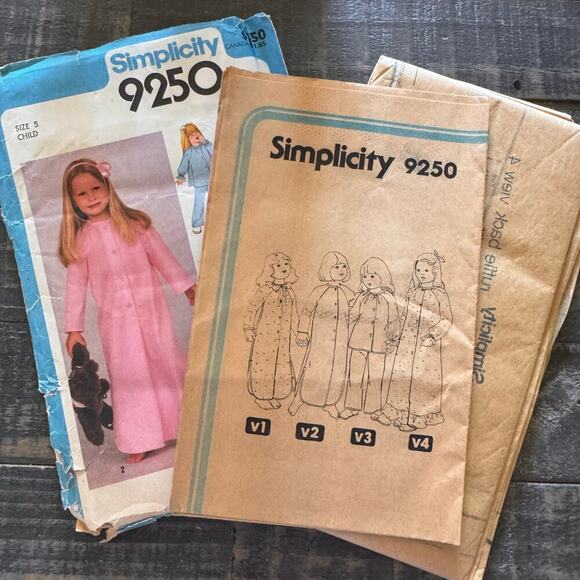 Vintage SIMPLICITY 9250 Girls Nightgown Pajamas & Robe PATTERN Size 5 UNCUT - Picture 2 of 3